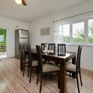 Ugrina Apartament